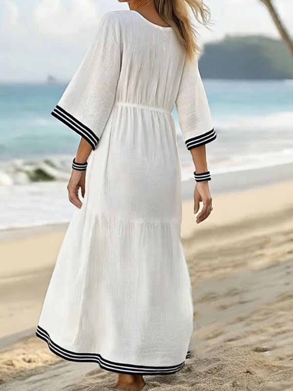 Robe en lin à rayures et décolleté en V