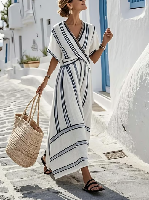 Robe en lin avec décolleté croisé élégant