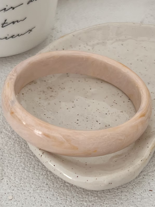 Bracelet large en résine style marbre