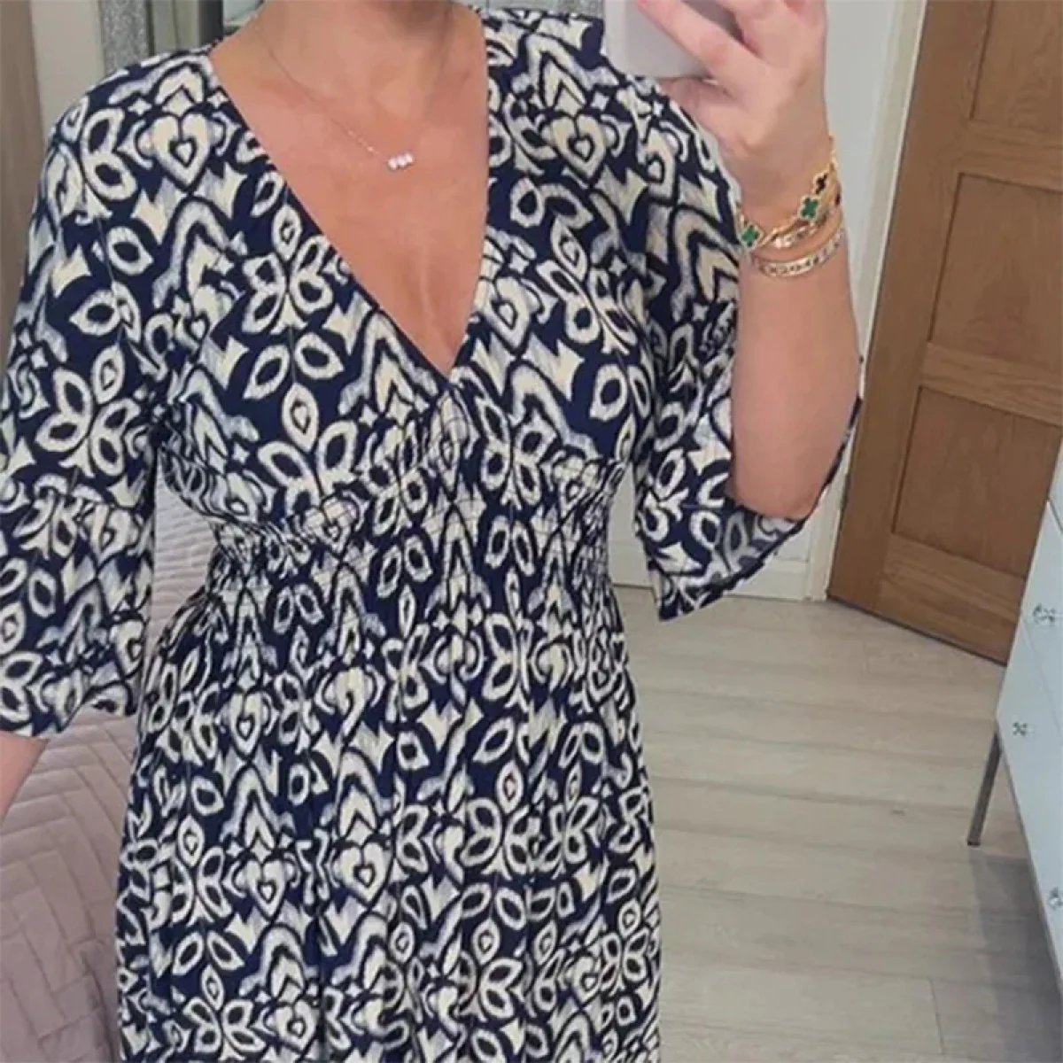 Robe Longue Légère et Fluide à Col V (1+1 Gratuit)