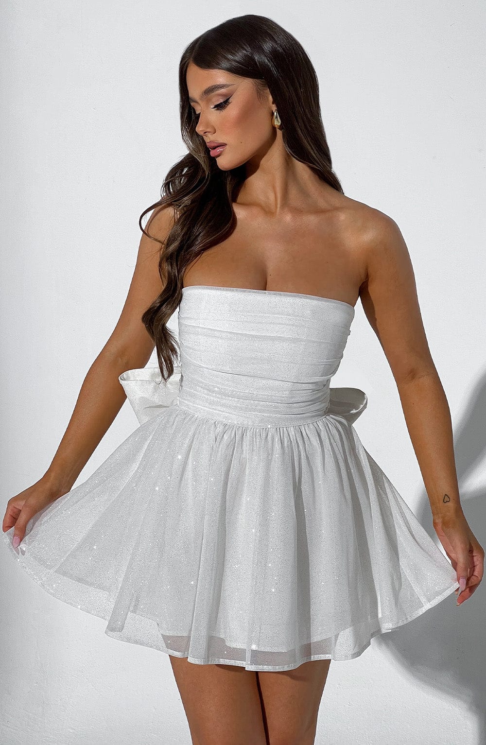 Mia I Robe tendance à épaules dégagées