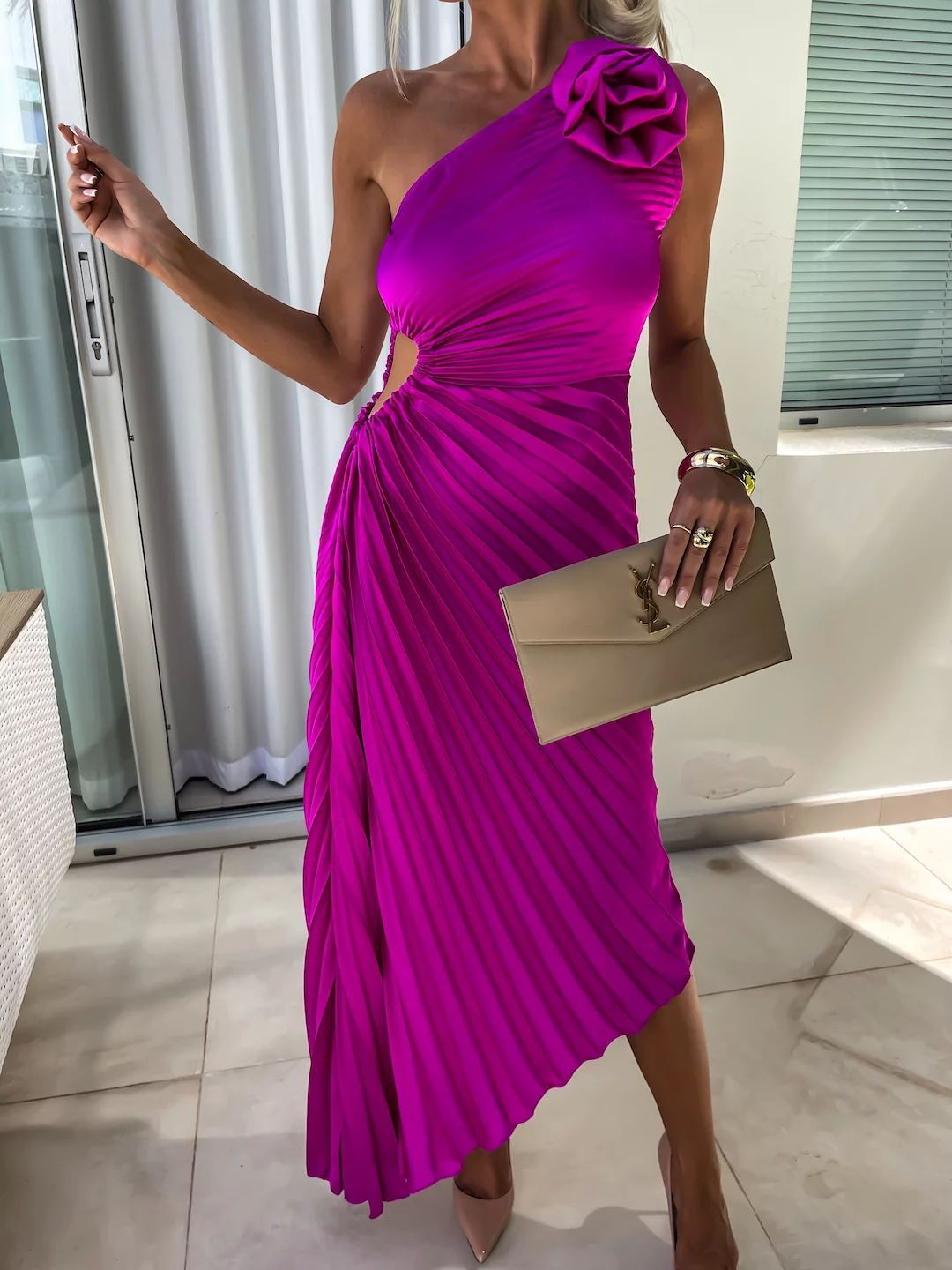 Élodie – Robe à épaules plissées
