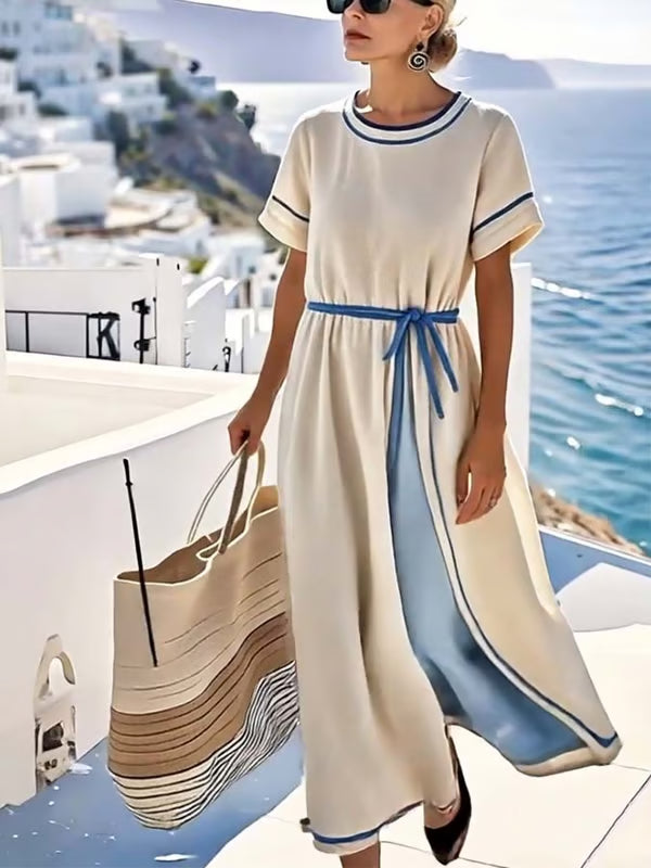 Robe bleue avec ceinture