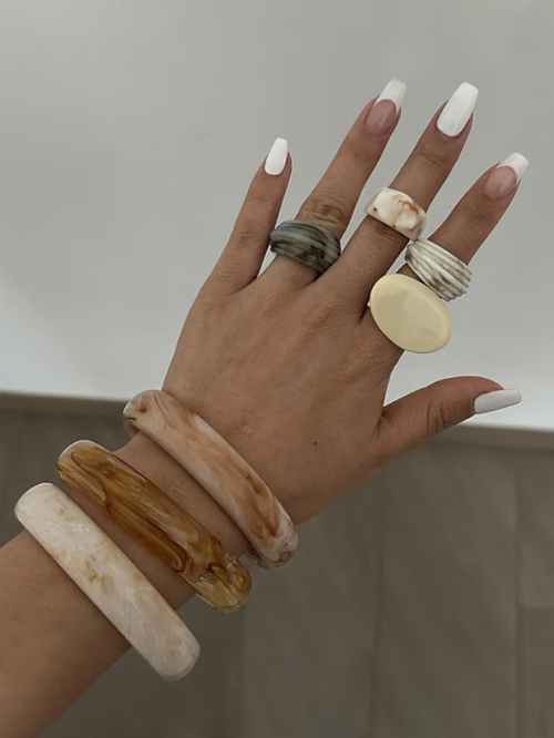 Bracelet large en résine style marbre