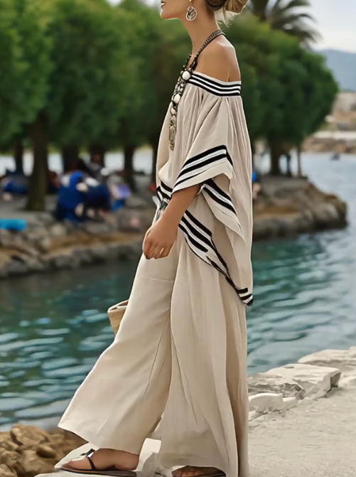 Ensemble en lin off-shoulder avec des rayures élégantes