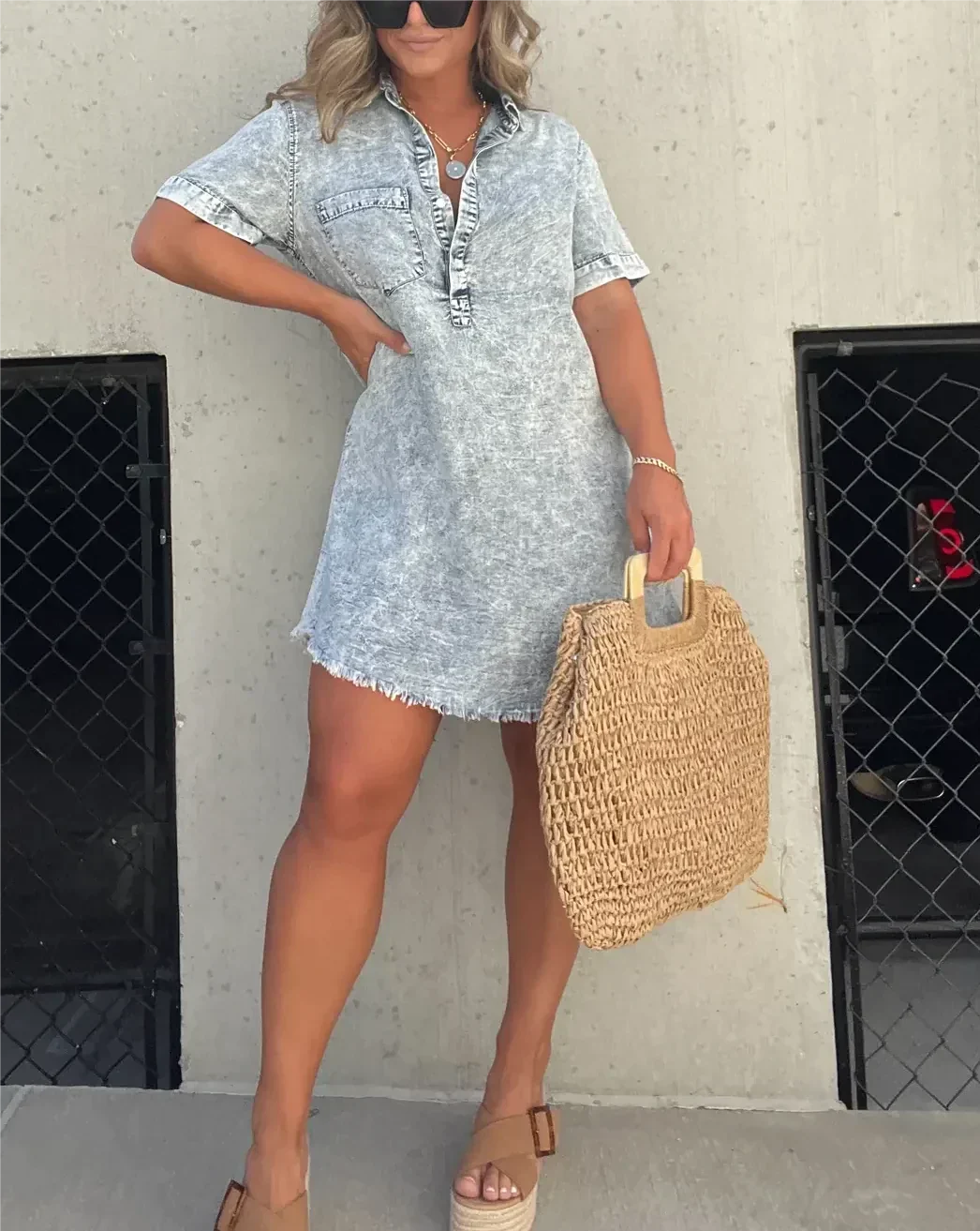 Inès – Robe Ceinturée en Jean