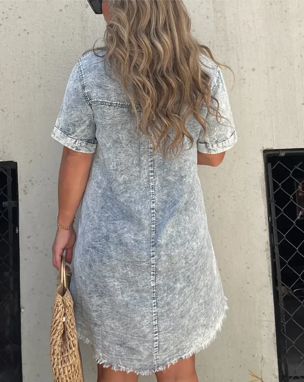 Inès – Robe Ceinturée en Jean
